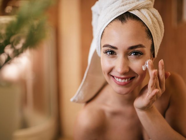 Tippek a szem környéki ráncok és szem alatti sötét karikák megelőzésére | Barocco Beauty Bar szépségszalon 13. kerület